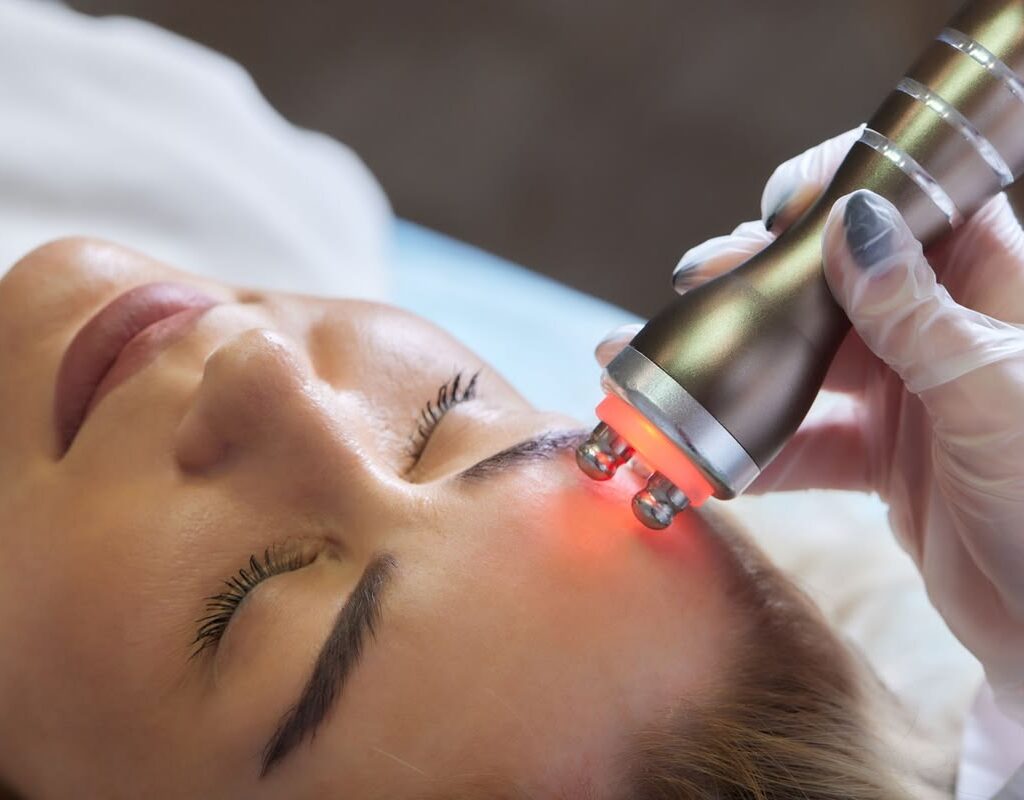 Red Light Therapy: Home Devices vs Clinical Treatments — What Actually Works?